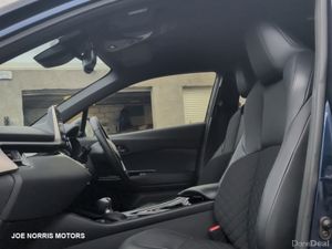 Toyota C-HR 1.8 HybridG Mode Nero Safety Plus - Image 4
