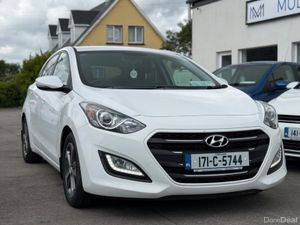 Hyundai i30 DELUXE - Image 3