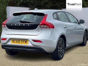 Volvo V40 Momentum - Image 4
