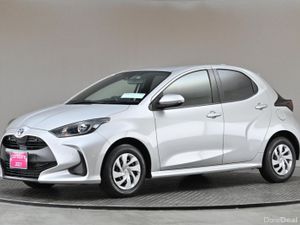 Toyota Yaris 1.5 PETROL HYBRID**REVERSE CAM**PARK - Image 4