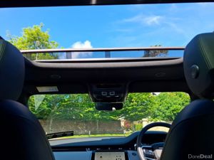 Land Rover Range Rover Evoque SUNROOF P300E EDITIO - Image 4