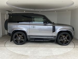 Land Rover Defender 2022 - Image 4