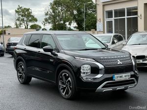 221 MITSUBISHI OUTLANDER 2.5 PHEV 4WD 7 SEATER - Image 4
