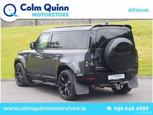 Land Rover Defender SE - 110 MODEL - 3.0 DIESEL HA - Image 4