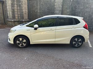 Honda Fit 2018  Automatic Hybrid - Image 4