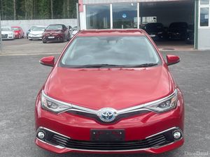 2016 Toyota Auris - Image 2