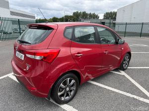 Hyundai ix20 1.6 PETROL, DELUXE MODEL, TINY MILEAG - Image 4