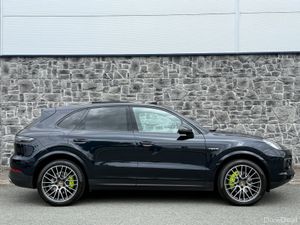 2021 Porsche Cayenne 3.0 E-Hybrid Auto Huge Spec - Image 4