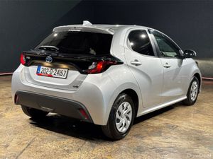 Toyota Yaris 6aa-mxph10 - Image 4