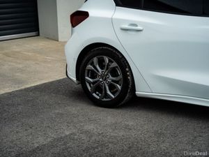 Ford Focus St-line Auto Diesel *Pan roof* - Image 3