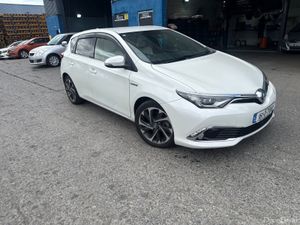 2016 Toyota Auris Hybrid Automatic - Image 4