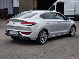 Hyundai i30 FastBack 1.6  Diesel - Image 4