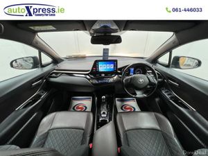 Toyota C-HR 1.8 Hybrid, Reversing camera, Automati - Image 2
