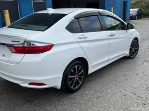 2015 Honda Grace Hybrid Automatic - Image 3