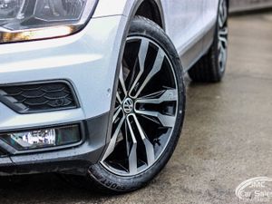 2018 VOLKSWAGEN TIGUAN PAN ROOF - Image 2