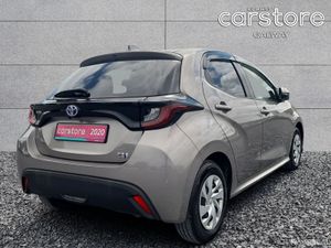 Toyota Yaris Hybrid X - Image 3
