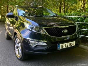 Kia Sportage SUV Deluxe SE Edition with Sunroof - Image 2