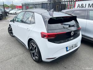 2023 Volkswagen ID.3 Electric - Image 4