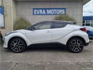 Toyota C-HR GR SPORT AUTOMATIC HYBRID 1.8 PETROL / - Image 4