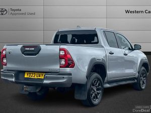 Toyota Hilux 2.8 D-4D Invincible X Auto 4WD Euro 6 - Image 2