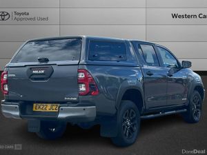 Toyota Hilux 2.8 D-4D Invincible X Auto 4WD Euro 6 - Image 2
