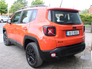RENEGADE - 2.0L AUTOMATIC - 4X4 - TOUGH MUDDER - Image 4