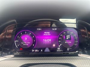 Volkswagen Golf R-LINE 1.5TSI 130HP MANUAL - Image 4