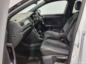 Volkswagen T-Roc ** AUTOMATIC ** R-LINE ** 2.0 TDI - Image 4
