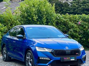 2022 Skoda Octavia RS iV 1.4 TSI PEH 245hp DSG - Image 2