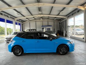Toyota Corolla SPORT 1.8 6AA-ZWE213H - Image 4
