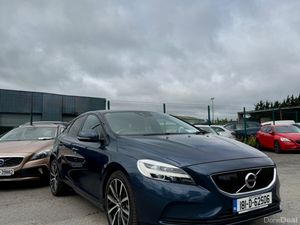 VOLVO V40 2018 2.0, DIESEL D4 - Image 3