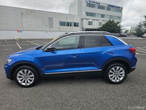 Volkswagen T-Roc 1.5 TSI, SPORT MODEL, LOW MILEAGE - Image 4