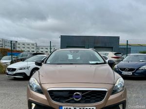 VOLVO V40 2015 2.0, DIESEL D4 CROSS COUNTRY - Image 2