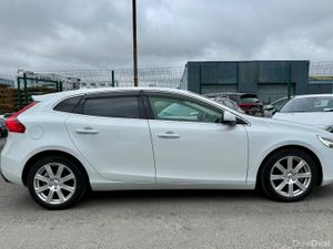 VOLVO V40 2018 2.0, DIESEL D4 GPS FOR EUROPE - Image 4