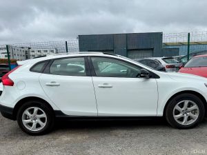 VOLVO V40 2015 2.0, DIESEL  D4 CROSS COUNTRY - Image 4