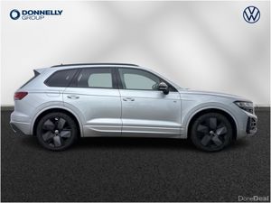 Volkswagen Touareg Diesel Estate Black Edition - Image 4