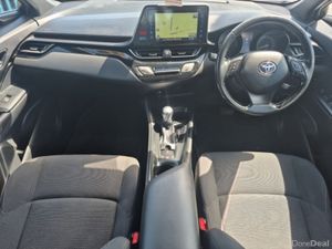 Toyota C-HR ** LUNA ** GREAT SPEC ** 1.8 HYBRID ** - Image 2