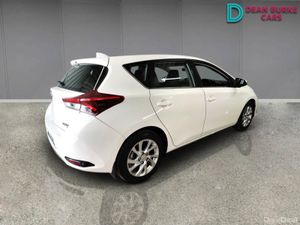 Toyota Auris 2017 Diesel - Image 4