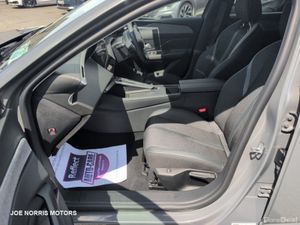 Peugeot 308 ALLURE 1.2 136 MILD-HYBRID - Image 4