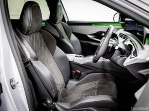 Peugeot 5008 GT Hybrid Auto 145HP - Image 4