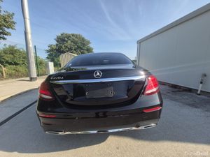 Mercedes-Benz E220d AMG - Image 3