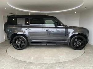 Land Rover Defender 2023 - Image 2