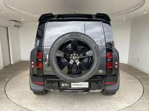 Land Rover Defender 2023 - Image 3