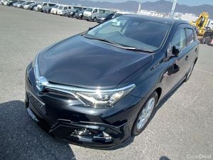 2017 Toyota Auris Hybrid - Image 2