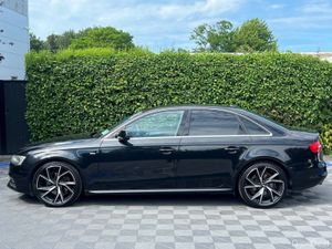 Audi A4 S-LINE 2.0 TFSI // NEW 19" S-LINE ALLOYS / - Image 3