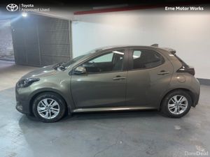 Toyota Yaris YARIS 1.5 HYBRID LUNA - Image 2