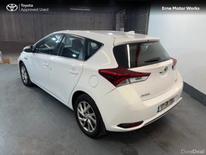 Toyota Auris AURIS HYBRID LUNA 5DR - Image 3