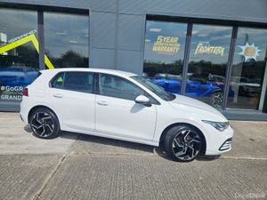 Volkswagen Golf 2.0 TDI 115HP Life - Image 4