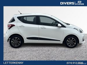 Hyundai i10 Deluxe - Image 3