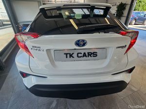 18 TOYOTA C-HR HYBRID LUNA 4DR AUTO - Image 4